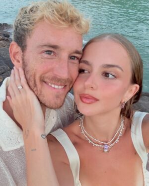 Isabella Scherer Instagram - que 2025 traga o vidaum pra todos vocês ✨ obrigada por mais um ano juntos ❤️