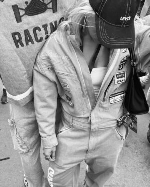 Isadee Jansen Instagram - dit was erg gezellig 🤍 @f1 

*invited by @levis