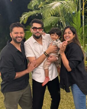 Ishita Dutta Instagram - Cheers to 2025: A year to dream bigger, laugh louder, and shine brighter! 🌟 Let’s make it unforgettable. 🥂✨