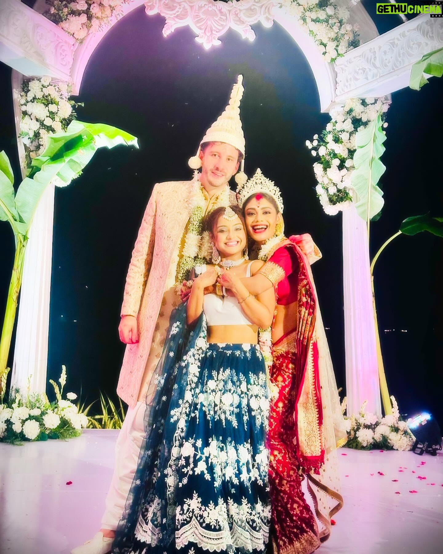 Ishita Ganguly - 48.3K Likes - This is the moment ______🤍✨🧿
Can’t express in words , I guess the last picture says it all ____🫂🤍🥹🧿🫂
May your love continue to grow stronger with each passing year .. wish you both a very happy married life @sreejita_de @michael_b.p _____🫶🧿🤍❤️✨
Shree i love you , baby you are glowing🤍✨ … you both look amazing together ❤️✨___ hayye nazar naah lage .. touchwood 🧿🧿✨🔱🕉️
Finally I can say “ aaj mere yaar ki shadi hai “ ____😄😘🫰🥹🫂💃
Wearing : @nidhikurda 🤍✨