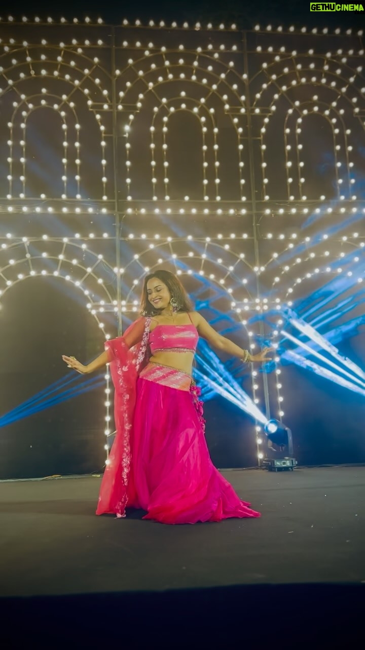 Ishita Ganguly - 2.5K Likes - Hooting is more fabulous than my performance 😂😅🫰🧿
My lovely cheerleaders @mona.kar di @sreejita_de @riya.bami 😂🙏❤️🫶…………..
When you have absolutely no clue what exactly you have to do 🤪💁♀️..but your bestie ask you to perform then you have to perform 💃_______on my bestie’s command here is my performance 😂💃🙋♀️ @sreejita_de ❤️
#sangeet #bollywoodnight #sreejitamichaelwedding ❤️
#somuchfun 🫶💃