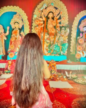 Ishita Ganguly Instagram - Maa____🙏🧿🔱👣🤍🪷🌾

শুভ শারদীয়া______🐚🤍🌾👣🙏🪷🔱🧿

শুভ সপ্তমী____🔱🙏🤍🧿👣🪷🌾

#happydurgapuja #maa #duggadugga 🌺🧿🔱🙏

Pc: @navinsinghb 🌺😊

#shrianadadharadurgapuja 🙏 @shrianandadhara7 🌺

@bishwajeet86 da and #pujacommitteemembers 🙏