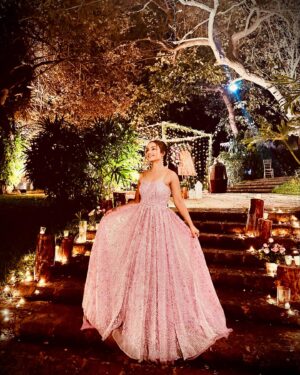 Ishita Ganguly Instagram - #fairytailvibes 💜✨🤍✨🦄✨🧿🧚‍♂️🪻✨🪽🦋✨

Pc: @christin_bp86 💜✨🤍

Wearing : @nidhikurda 💜✨

#sreejitamichaelwedding #receptionnight #goa 🤍✨💜