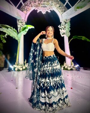 Ishita Ganguly Instagram - 🤍✨💙✨🦋🧿✨🤍🫰________

PC : @riya.bami 💙✨

Wearing : @nidhikurda 🤍✨