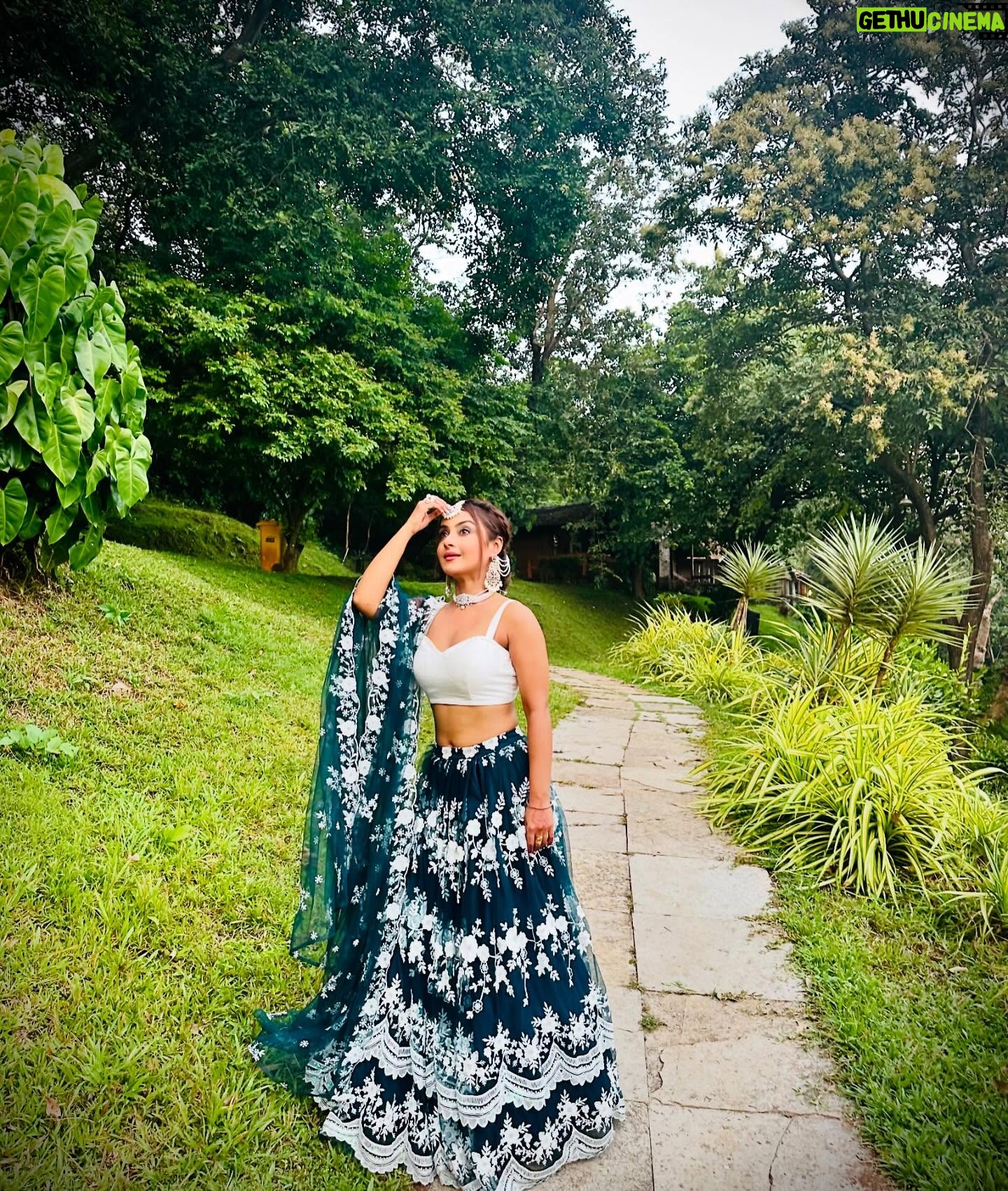 Ishita Ganguly - 2.3K Likes - 🤍✨💙✨🧿✨🦋
Wearing : @nidhikurda 🤍✨