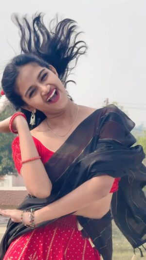 Ishwari Panda Instagram - Mummy Daddy 🤌🏻😘 #newpost #reelsviral #reels #reelsinstagram #reelitfeelit #viral #trending #trend #trendy #trendingsongs #expression #expressions #lipsync #dailypost #status #odiareels #odiamuser #odiasongs #ishwaripanda