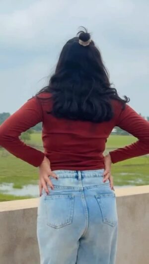 Ishwari Panda Instagram - Ta pare kn helaa...🥵
#reelit #trending #viralreels #ishwaripanda