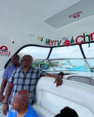 Issa Rae Instagram - The last time me and my four siblings traveled for vacation with our mom was… never? It was such a blessing to make new memories and to watch them be loving, fun, patient parents, partners, uncles, aunties and grandparents. 
—
@playacarpalaceofficial 
#PlayacarPalace 
#TropicalEscape
#ResortLife
#ThePalaceLife