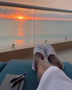 Issa Rae Instagram - The last time me and my four siblings traveled for vacation with our mom was… never? It was such a blessing to make new memories and to watch them be loving, fun, patient parents, partners, uncles, aunties and grandparents. 
—
@playacarpalaceofficial 
#PlayacarPalace 
#TropicalEscape
#ResortLife
#ThePalaceLife