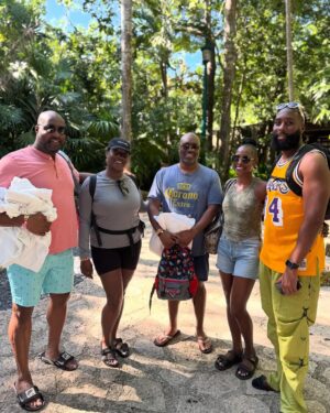 Issa Rae Instagram - The last time me and my four siblings traveled for vacation with our mom was… never? It was such a blessing to make new memories and to watch them be loving, fun, patient parents, partners, uncles, aunties and grandparents. 
—
@playacarpalaceofficial 
#PlayacarPalace 
#TropicalEscape
#ResortLife
#ThePalaceLife