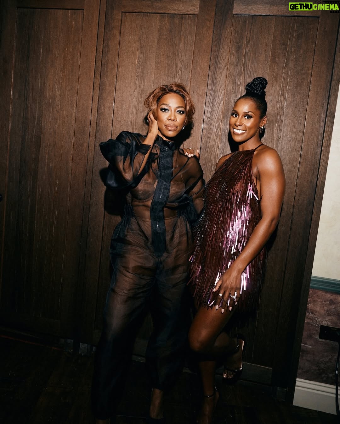 Issa Rae - 339.7K Likes - Thank you @britishfashioncouncil @theofficialpandora @stuartweitzman for an incredible time in London. Thank you to my girl @yvonneorji for coming to present me with an award and for a fun ass birthday weekend.
Glam Gang snapped all weekend:
Styling: @therealwourivice
MU: @officialsheiks
Hair: @felicialeatherwood
Nails: @eriishizu
Love to the @theofficialpandora creative directors, @francesco3rd and @afilippoficarelli! 😘 And extra love to @erinpepper / @amprgroup 💓