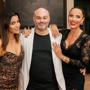 Iva Domingues Instagram - Oh…what a night to remember! 
50 do Babá 🥳
#epic

Make up @martacruz_makeup_ 
Hair @maryjane.hairstylist