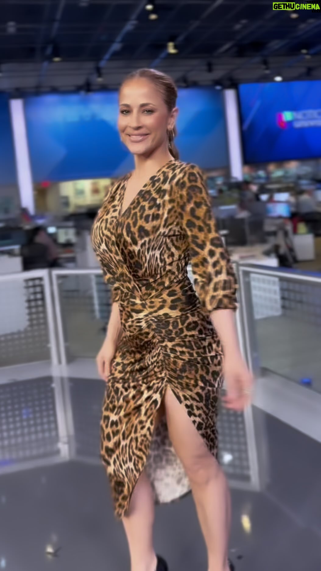Jackie Guerrido - 10.2K Likes - Otra tarde de Impacto! #tv #onset #reels #explore #holidays #jackieguerrido