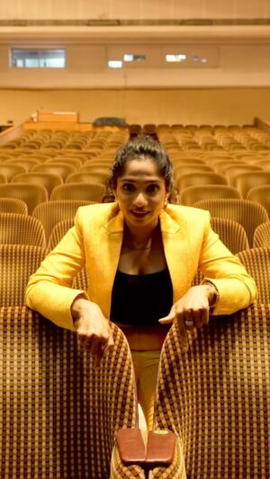Jamie Lever Instagram - DEKHA KYA?? Next show ⬇️⚡️
31st August Balgandharva Rangmandir, Pune
29th September Prabodhankar Thackeray, Mumbai 
26th October NCPA, Mumbai 
 
🎥@goddie.45 @lil_mystrian @oliverafilms
#Jamielever #jamie #TheJamieLeverShow #standupcomedy #bollywood #johnylever #jamielevercomedy