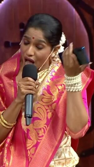 Jamie Lever Instagram - Recreated one of Asha Ji’s greater hits on The Kapil Sharma Show! Asha ji आप हैं तो हम हैं ✨🙏🏽
Happy Birthday Asha ji 🌷

Credits @sonytvofficial @sonylivindia #TheKapilSharmaShow @kapilsharma @asha.bhosle 
#ashabhosle