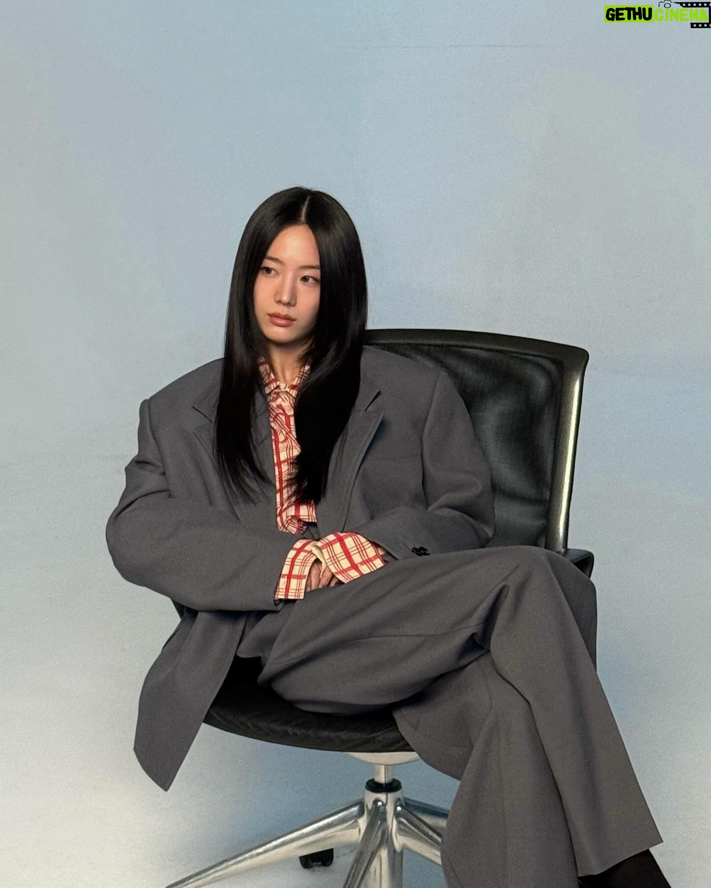 Jang Gyu-ri - 171.5K Likes -