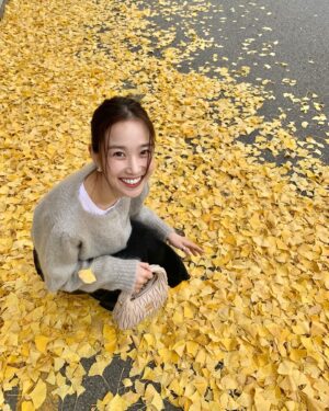 Jang Hui-ryeong Instagram - 가을 가을🍂🍁