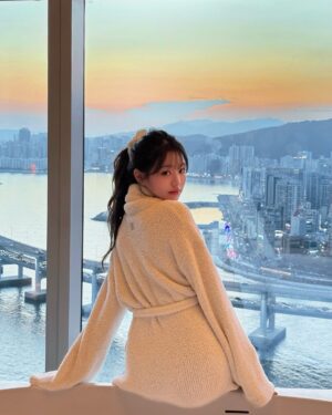 Jang Won-young Instagram - 안녕 2025🤍