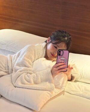 Jang Won-young Instagram - 안녕 2025🤍