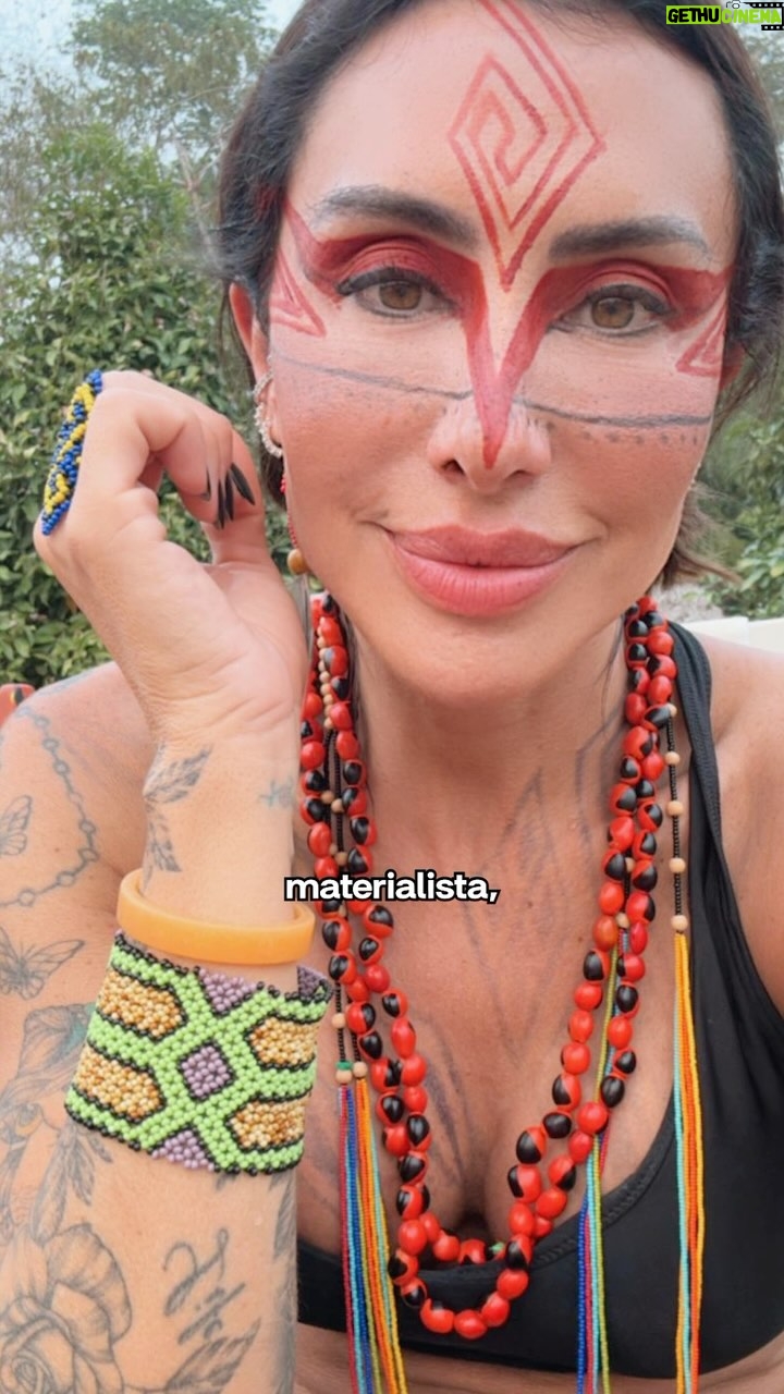 Jaque Khury - 24.6K Likes - Aquele papo de ande com os melhores, junte milhões , queira as coisas mais caras da vida... é uma grande furada.