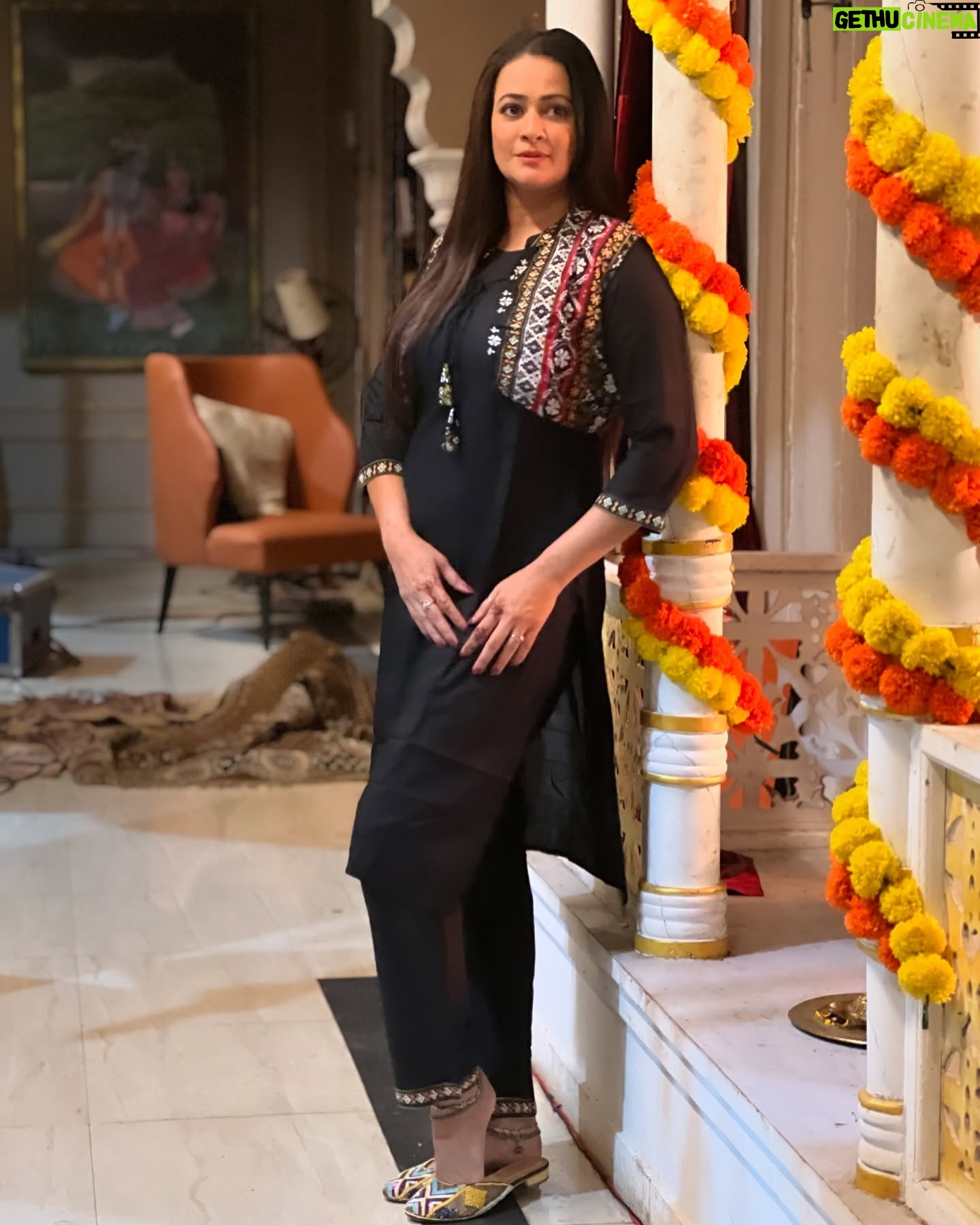 Jaswir Kaur - 3.1K Likes - Simple and Elegant 😍
Wearing @erisha_brand
