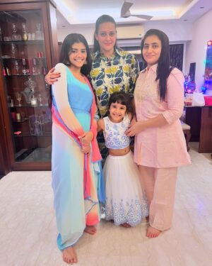 Jaswir Kaur Instagram - Our Happiness 🥳
Our Family 😍

#festive #season #bright #light #colourful #happy #faces #beautiful #souls #bonding #smiles #together #blessings #cherishing #blessed #gratitude ♥️🧿