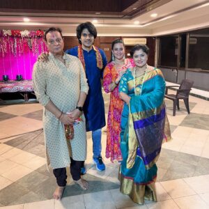 Jaswir Kaur Instagram - Some pictures from Mata Ki Chowki at Ravi ji and Sudha ji 
🙏💐😇