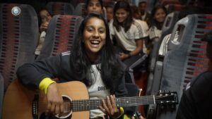 Jemimah Rodrigues Instagram - 𝙅𝙖𝙢𝙢𝙞𝙣𝙜 𝙬𝙞𝙩𝙝 𝙅𝙚𝙢𝙞𝙢𝙖𝙝 🎸

Play this one on loop! 😎🔃

Throwback to #TeamIndia’s entertaining travel day to Dambulla 🎶

#WomensAsiaCup2024 | #ACC | @jemimahrodrigues
