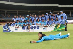 Jemimah Rodrigues Instagram - Cause a Series Win & a Jemimah selfie 🤳 are best friends! 😎 🤝

#TeamIndia | #INDvSA | @jemimahrodrigues | @idfcfirstbank