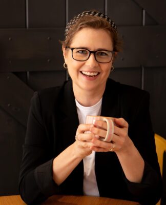 Jenna Fischer’s Instagram: 10 Most Loved Posts