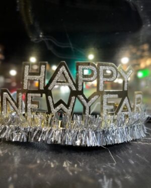 Jennifer Beals Instagram - Wishing you a beautiful, blessed #2025 !
May liberation find you with ease and grace. ✨
#happynewyear 💛🎉

A friend sent me the third image this morning. Let me know if it resonates.