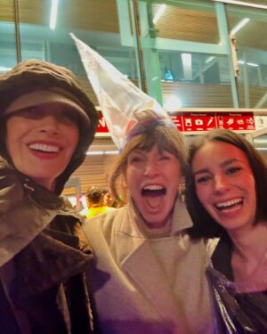 Jennifer Beals Instagram - The rumors are all true. Even from Inez. 
The genuine joy @taylorswift ♐️ creates goes out in wave after wave into the audience. Her artistry, humanity and sheer stamina are on full display. WHAT AN AMAZING EXPERIENCE!This hermit is so #grateful. #erastour ✨✨
 1-2 Me and my sweet posse
3. The friendship bracelet tradition is just delicious
4. When your worlds collide. #elphaba does #folklore
5. I mean…
6. Full in it
7. I mean…
8. Happy, happy campers 
9. It wouldn’t be a #VanCity concert in December if you weren’t walking back in the rain. ☺️