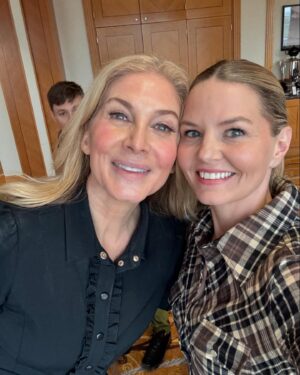 Jennifer Morrison Instagram - The kindest. Most thoughtful @elizabeth.mitchell.official ♥️