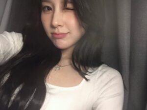 Jeon Hee-jin Instagram - 앞머리를 기르고 있다는 소식
