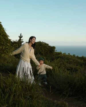 Jeon Hye-bin Instagram - 우리
가장 찬란한 행복💛