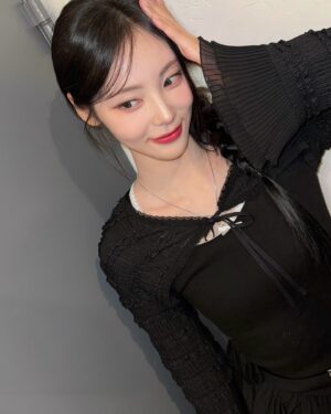 Jeong Jin-sol Instagram - 난 검은색이 젤 죠앙ㅋ
