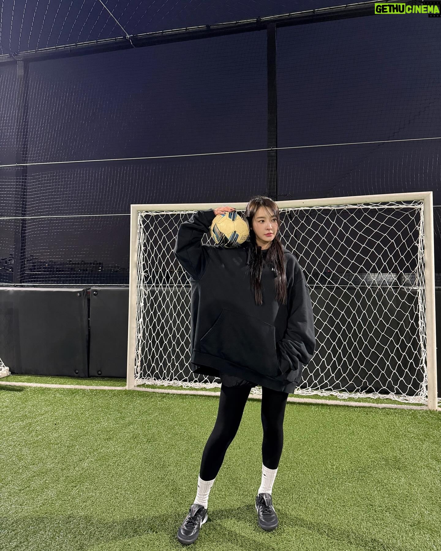 Jeong Yu-mi - 16.7K Likes - 2025 나만의 무한도전 시작.🩵
모두 몸도 마음도 건강하길.🙏🏼
넘 춥댜 감기도 조심!🫶🏼