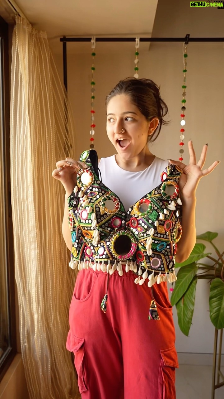 Jhanvi Bhatia - 42.2K Likes - Had to be the best blouse, comfiest drape of Dupatta this Navratri season! Only went in twice so literally couldn’t get ready for garba this year bcs of work but hey hopeful for next year better work management already 😭😂❤️
#garba #garbanight #navratri #navratrispecial #navratrigarba #grwm #grwmmakeup #grwmoutfit #silverjewelry #indianfashion #indianoutfit #explorepage #foryou #jhanvibhatia
