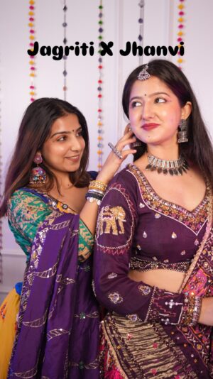 Jhanvi Bhatia Instagram - Garba Khelne Chle?😂

Styled by - @ashgkz 
Outfits- @anita_thakkar_dressesonrent 
Dop- @_sakshidoiphode