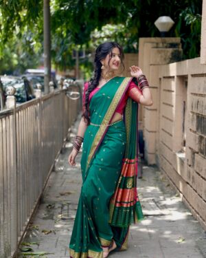Jhanvi Bhatia Instagram - Throwback to wearing a Nauvari for Ganpati Bappa 😍🫶🏻💖🙏🏻✨

Miss my 10 days of saree days hehe🙈

#nauvari #nauvarisaree #marathimulgi #marathilook #saree #indianfashion #indianoutfit #indianfashioninfluencer #indianoutfitideas #explorepage #foryou #weddingfashion #weddingoutfitideas #festivefashion #jhanvibhatia