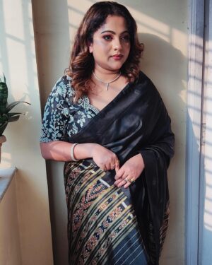 Jhilik Bhattacharjee Instagram - 🖤🤍