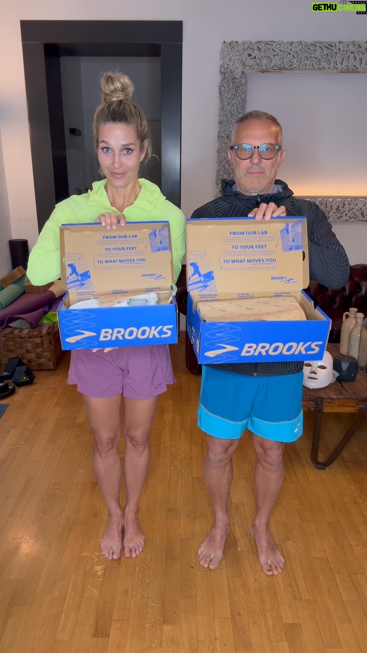 Jill Cooper - 232 Likes - Unboxing BROOKS!!!
Scopri le nuove #brooksrunningglycerin22
LETS RUN THERE❤️❤️
@brooksrunningit
Correre sulle Nuvole ☁️☁️☁️
#jillcooper #brooksrunning #fitnessmotivation #letsrunthere #brooksrunningcollective #adv