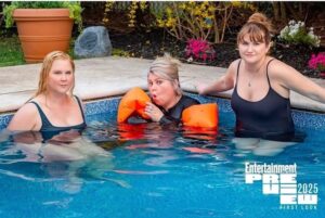 Jillian Bell Instagram - First look at KINDA PREGNANT!!!! @entertainmentweekly out on @netflix Feb. 5, 2025 🤰❤️❤️❤️