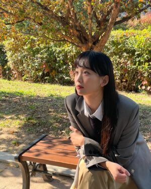 Jin Ki-joo Instagram - 난 선생이얌🧏🏻‍♀️