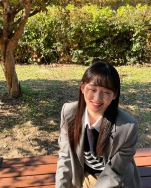 Jin Ki-joo Instagram - 난 선생이얌🧏🏻‍♀️