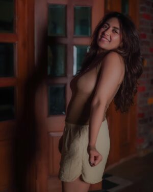 Jinal Joshi Instagram - Saturday : Adulting can wait till Monday !
Life’s too short to be serious all the time, let’s embrace the chaos today 🌀
.
.
Photos by : @gaurav_gps
.
.
.
#jinaljj #saturday #weekend #vibe #love #portrait #photooftheday #picoftheday #photoshoot #artist #artistsoninstagram #modelmayhem #instagood #instadaily
