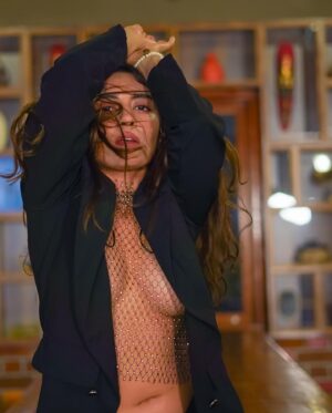 Jinal Joshi Instagram - •
•
•
•
•
#jinaljj #portrait #photooftheday #mood #expression #love #black #picoftheday