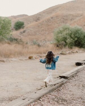 Jinger Vuolo Instagram - Grateful for the life of our little baby ☺️ Felicity & Evy Jo could not be more excited 🥹
•
•
📸: @moorelovephoto