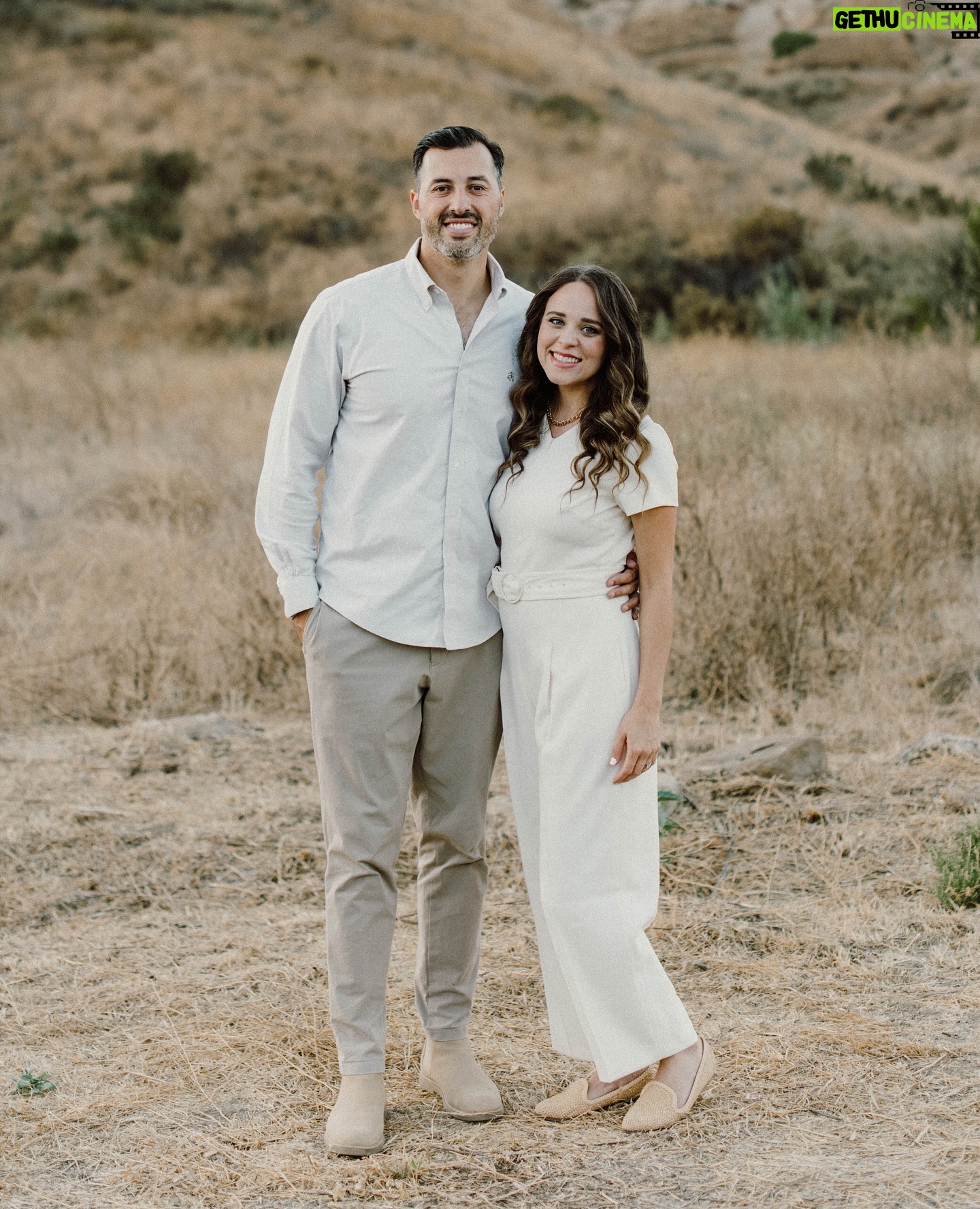 Jinger Vuolo - 240.6K Likes - Grateful for the life of our little baby ☺️ Felicity & Evy Jo could not be more excited 🥹
•
•
📸: @moorelovephoto