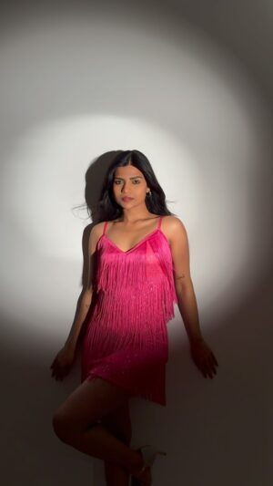 Jini Sundarraj Instagram - Team Kanmani 🩷or Team khathija ❤️
.
.
[inspirationlook, kathuvakula rendu kadhal movie, Samantha inspired look, Fashion style, movie fashion] #réel #reelsinstagram #reelkarofeelkaro #khathija #samanthalooks #reeloftheday #insta #instagram